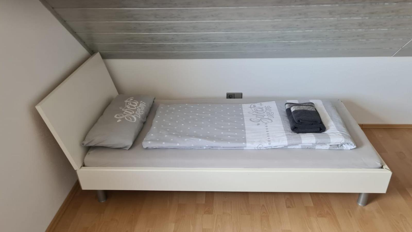 Schlafzimmer 1 Mit Top Aussicht Ueber Weilstetten Balingen Exterior photo